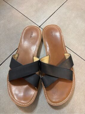 OluKai Black strapped Leather Crisscross Slide Sandals - Women size 9 worn 2xs